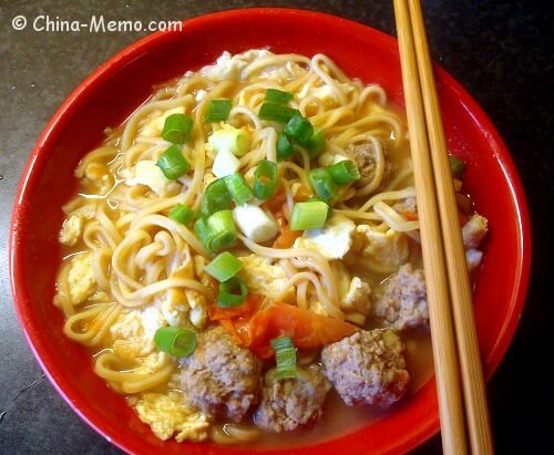 Chinese Noodle Soup Meatball With Egg And Tomatoes Video