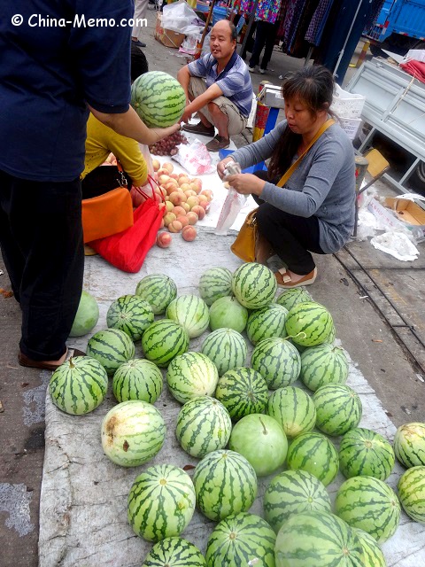 China Local Street Market Water Melons